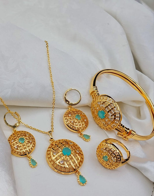 China gold plated locket set is perfect for cherishing your