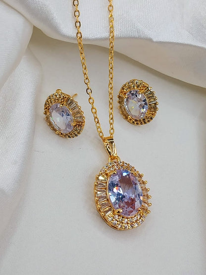 stunning gold-plated locket