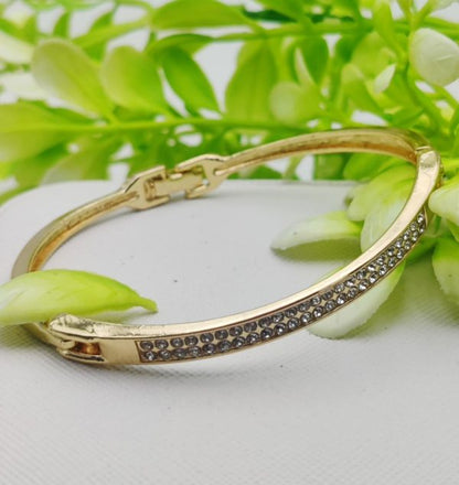 Adjustable Crystal Leaf Bracelet – Imported Golden Bracelets -| Best Quality Artificial